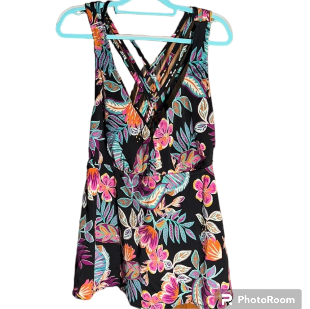 Women's Plus Size The Avenue Tropical Floral Strappy Tankini Top Size 26